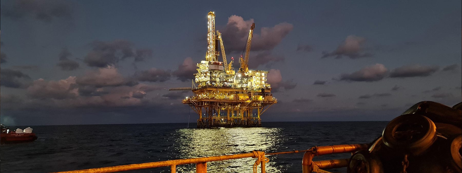 rig at night